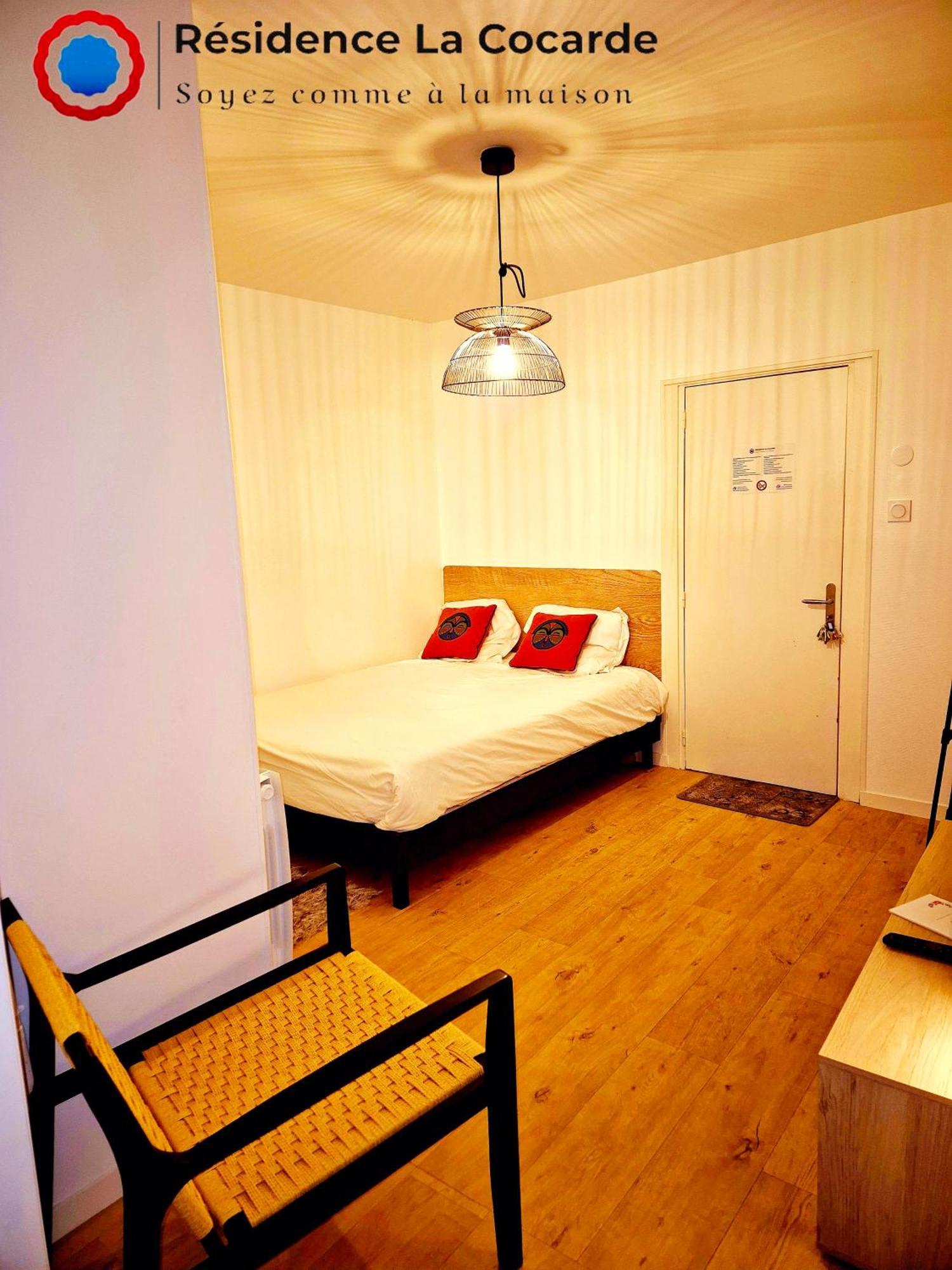 Residence La Cocarde, Suites Type Appartements ブールジュ エクステリア 写真